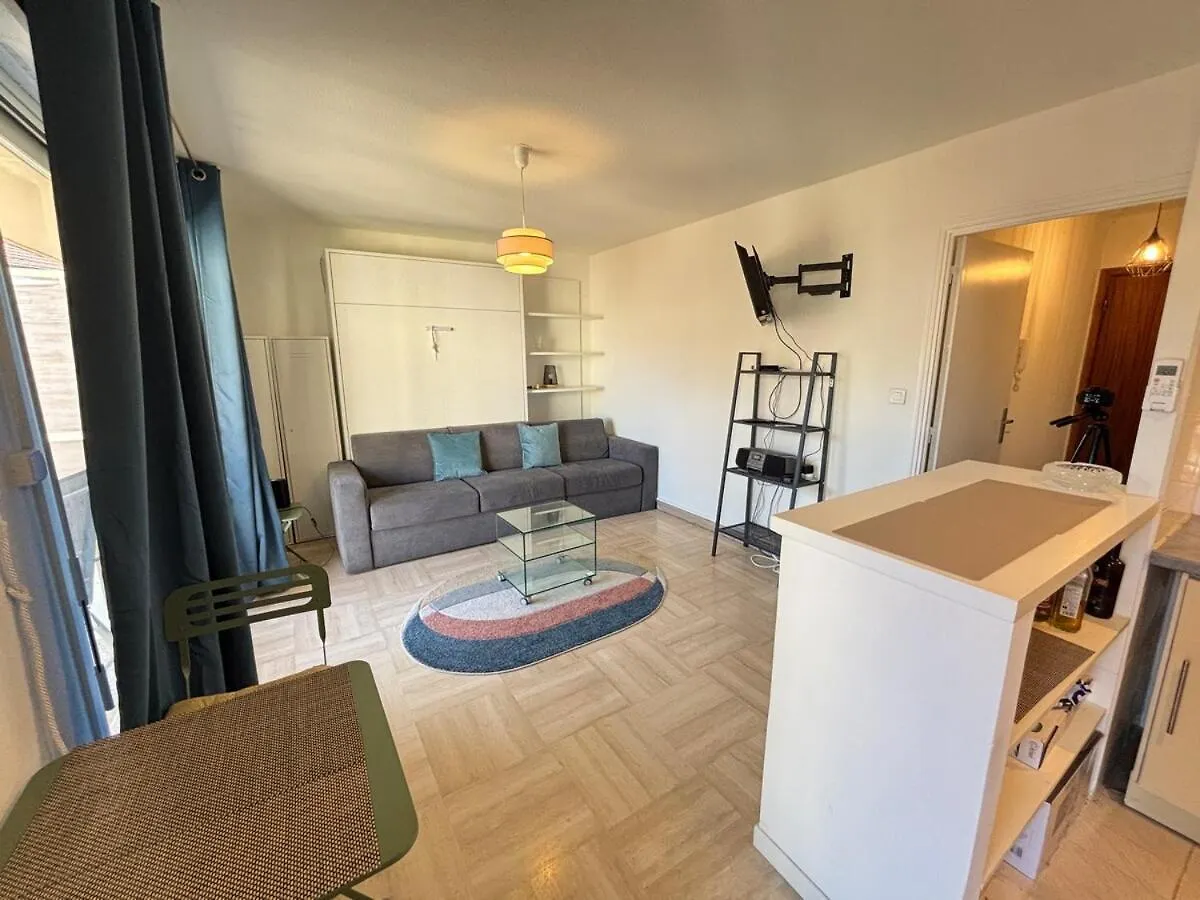 Cozy Apt With Balcony - Garibaldi Port نيس